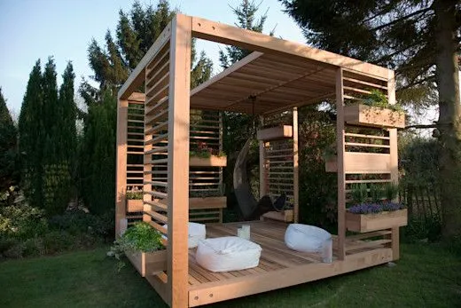 image: garden carpentry